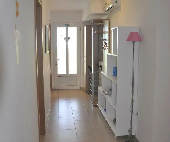 Rosa Apartment