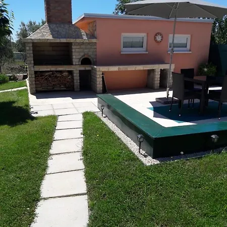 Rosa Apartment *
