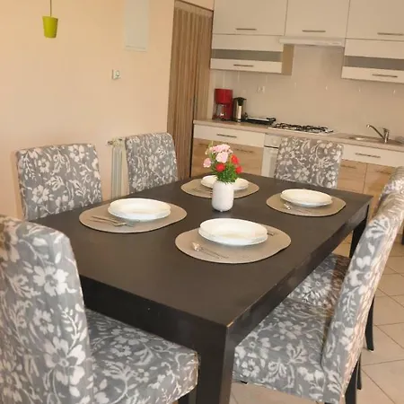 Rosa Apartment *