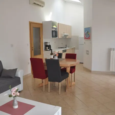 Rosa Apartment