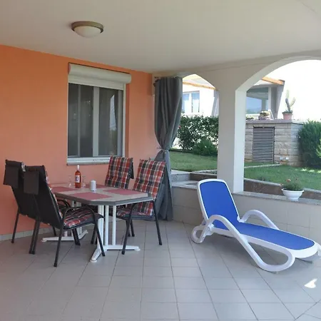 Rosa Lägenhet Umag