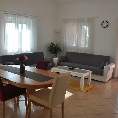 Rosa Apartment