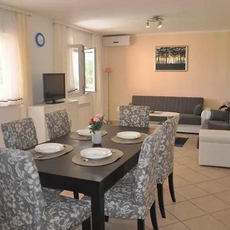 Rosa Apartment *